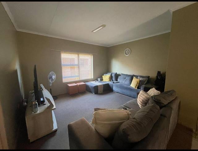 1 BEDROOM APARTMENT FOR SALE IN DASSIE RAND